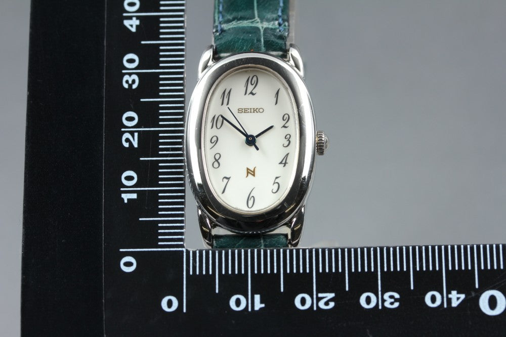 Near MINT SEIKO Noie 1F21-5B70 White Quartz 20.8mm Ladies Watch 1997