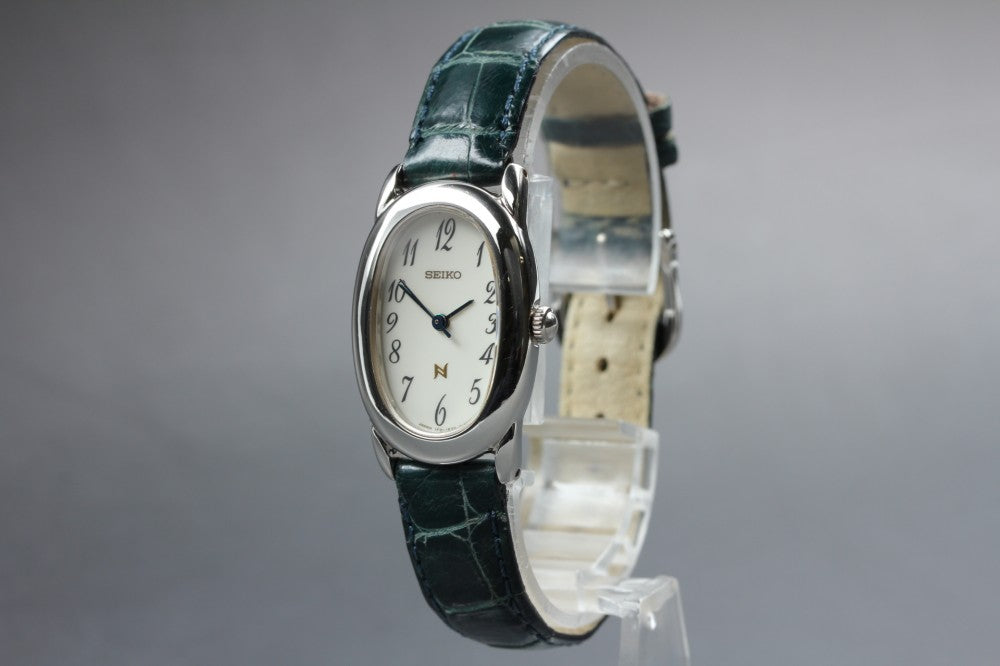 Near MINT SEIKO Noie 1F21-5B70 White Quartz 20.8mm Ladies Watch 1997
