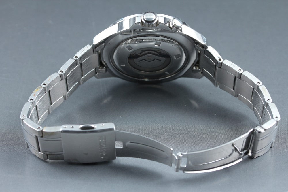 Near MINT SEIKO 5M82-0AK0 White Quartz 42.8mm Men's Watch