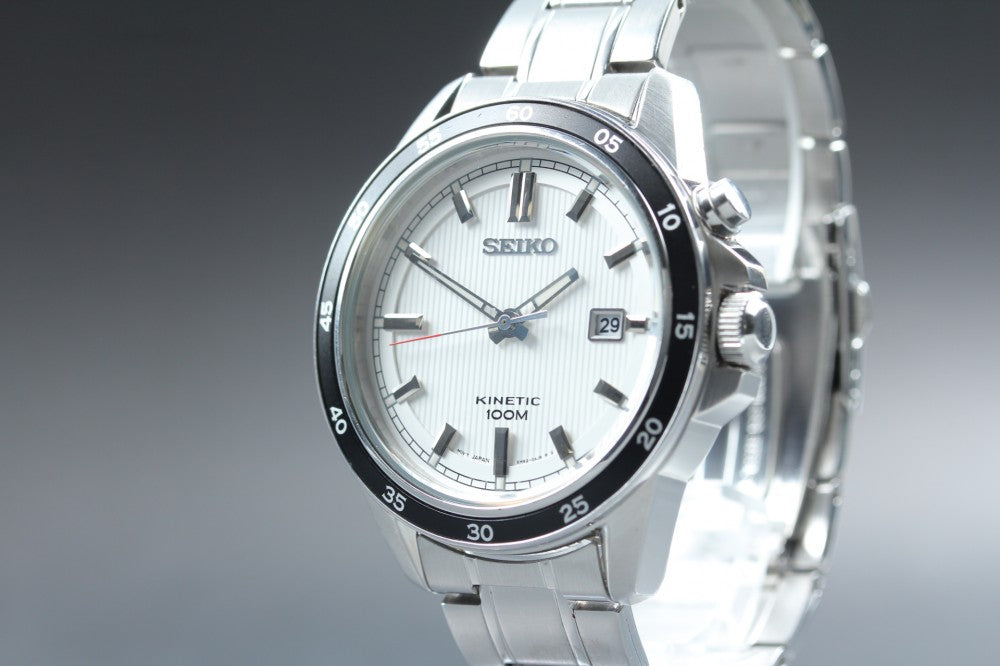Near MINT SEIKO 5M82-0AK0 White Quartz 42.8mm Men's Watch