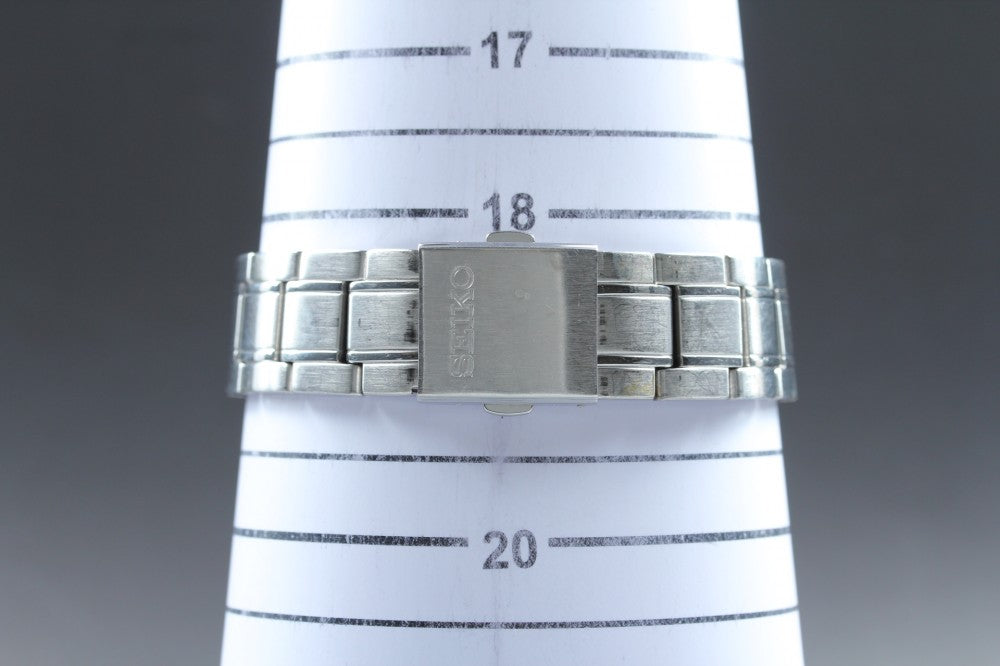 Near MINT SEIKO 5M82-0AK0 White Quartz 42.8mm Men's Watch