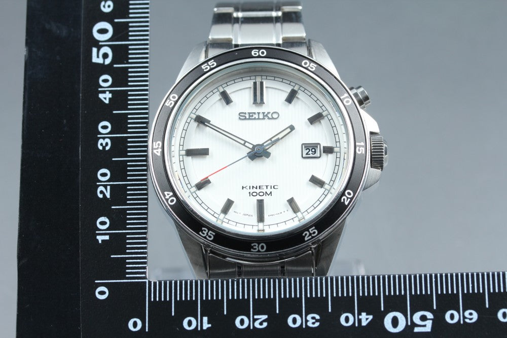 Near MINT SEIKO 5M82-0AK0 White Quartz 42.8mm Men's Watch