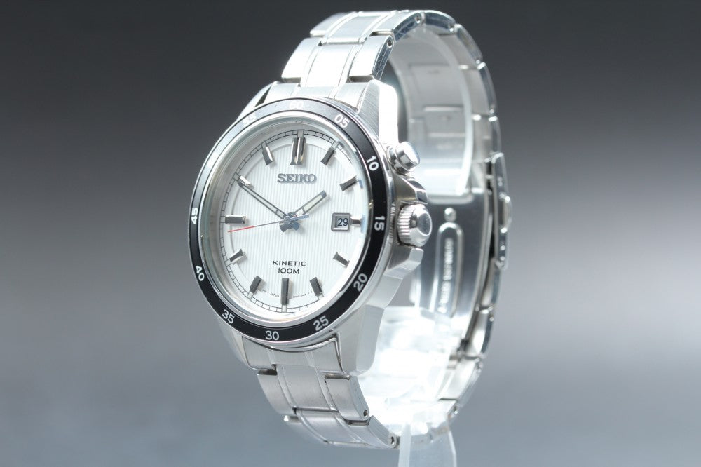Near MINT SEIKO 5M82-0AK0 White Quartz 42.8mm Men's Watch