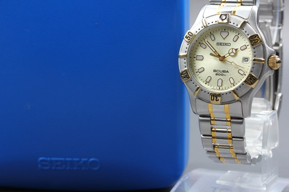 Near MINT SEIKO Scuba 7N35-6010 Gold Quartz 33.6mm Men's Watch 1992