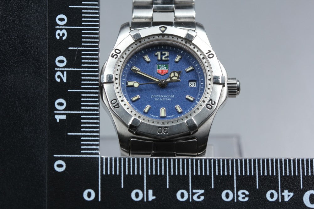 Near MINT TAG Heuer 2000 Professional WK1313 Blue Quartz 29mm Ladies Watch