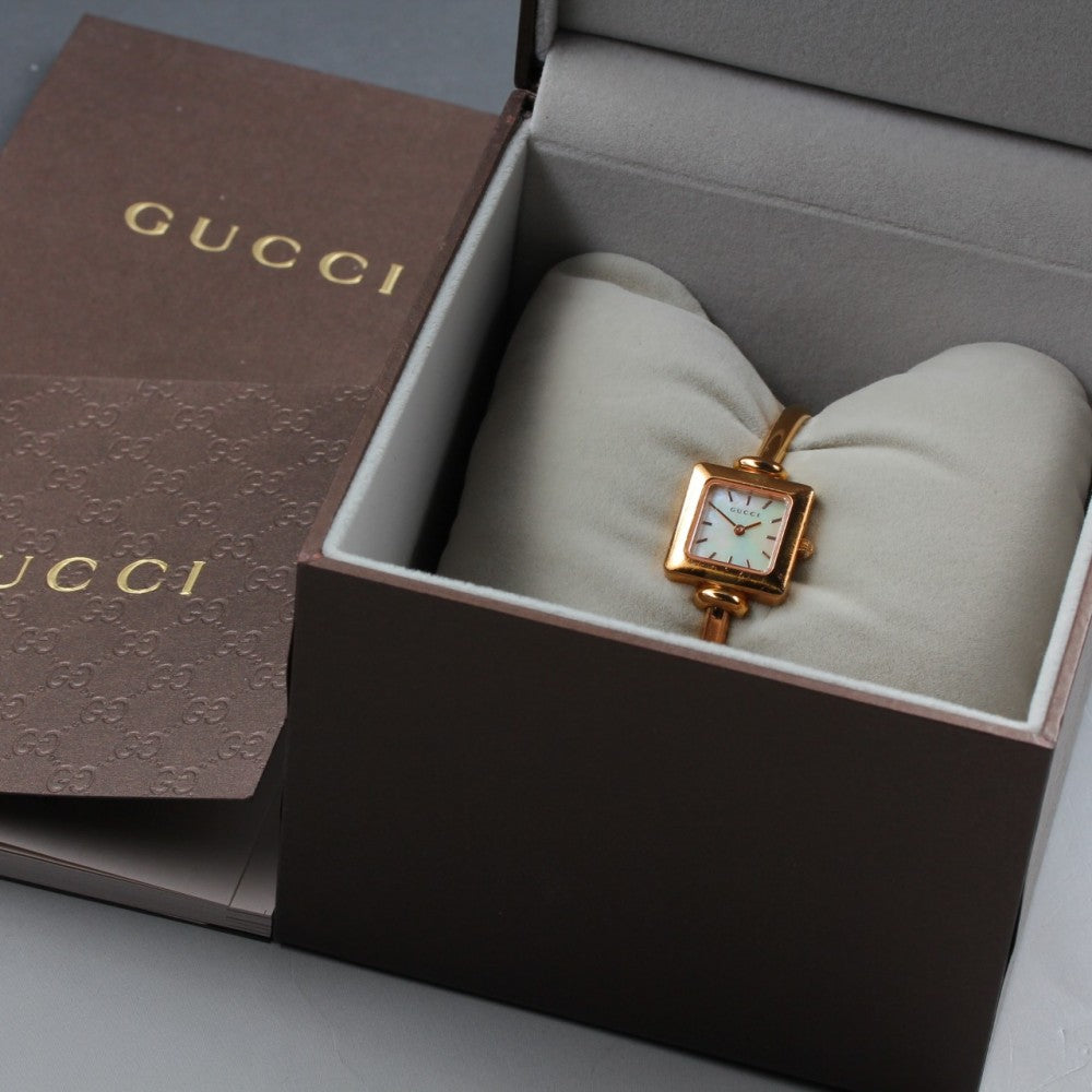 GUCCI 1900L White Mother of Pearl Quartz 19.4mm Ladies Watch