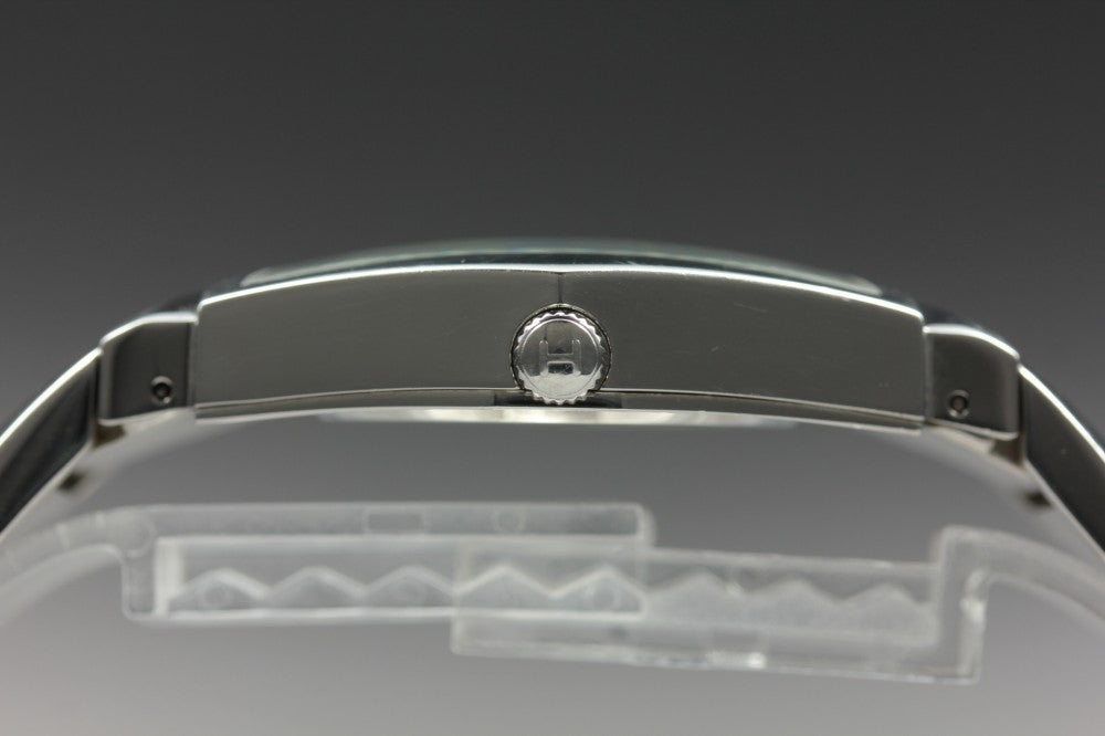 Near MINT HAMILTON Ventura H244110/H24411132 Black Quartz 32.4mm Men's Watch