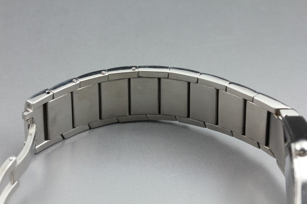Near MINT HAMILTON Ventura H244110/H24411132 Black Quartz 32.4mm Men's Watch