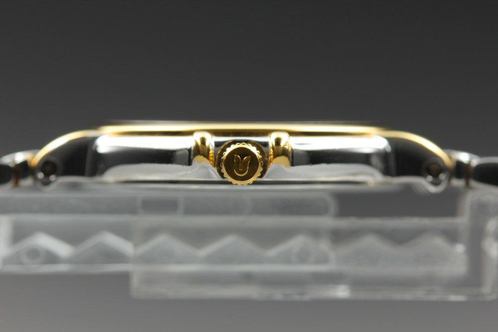 Near MINT UNIVERSAL GENEVE Country Club 07-0002-004 White Quartz 25.5mm Ladies Watch