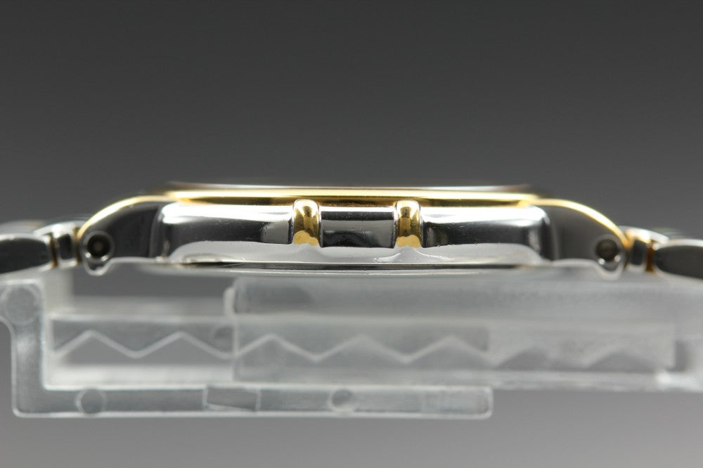 Near MINT UNIVERSAL GENEVE Country Club 07-0002-004 White Quartz 25.5mm Ladies Watch