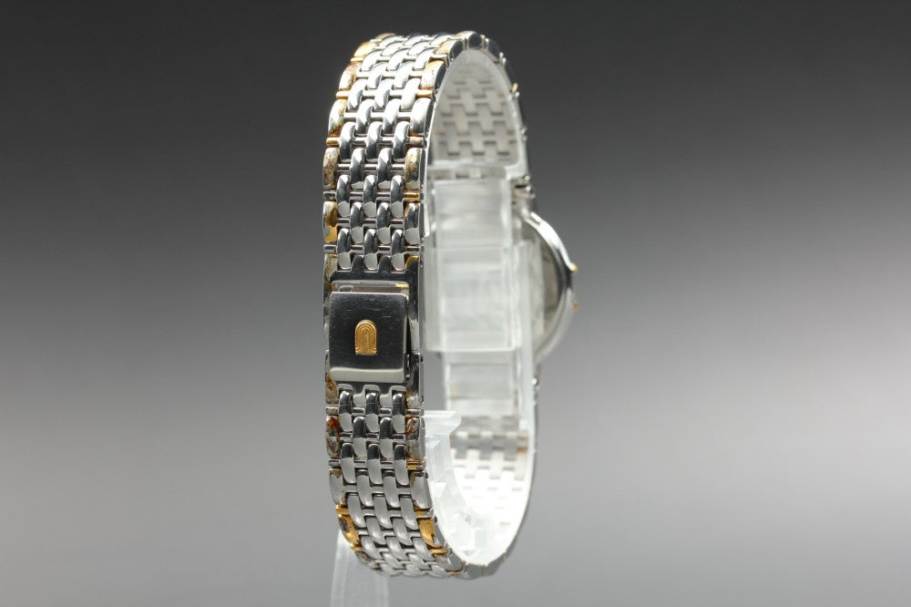 Near MINT UNIVERSAL GENEVE Country Club 07-0002-004 White Quartz 25.5mm Ladies Watch