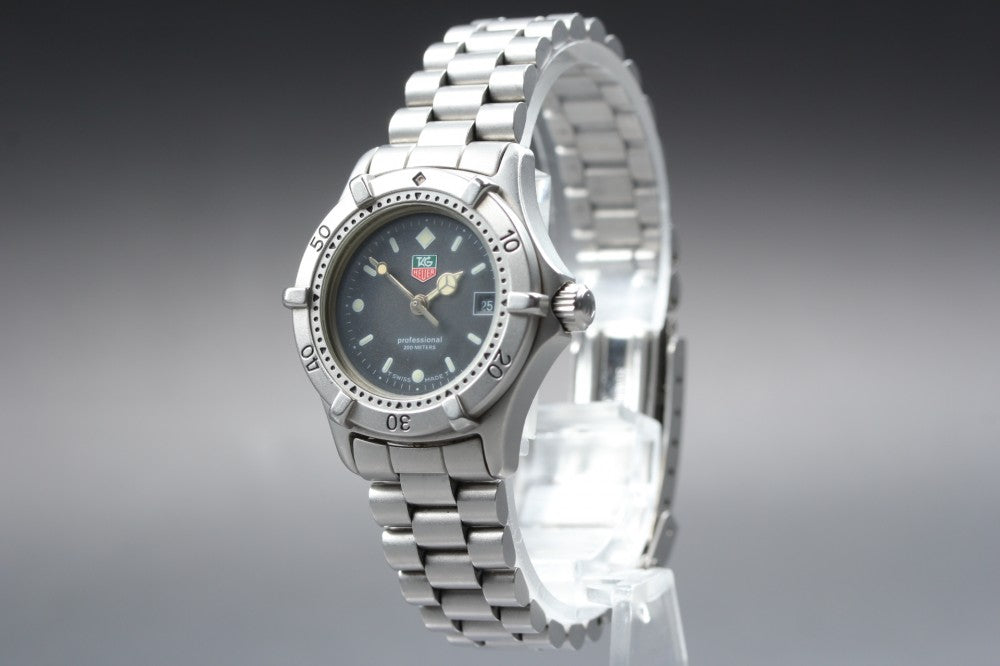 Near MINT TAG Heuer 2000 Professional 962.008F Black Quartz 27.5mm Ladies Watch