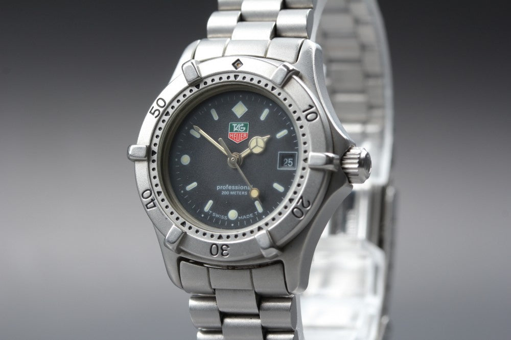 Near MINT TAG Heuer 2000 Professional 962.008F Black Quartz 27.5mm Ladies Watch