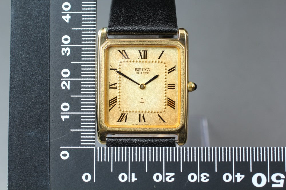 Near MINT SEIKO Dolce 6020-5460 Gold Quartz 26mm Men's Watch 1980