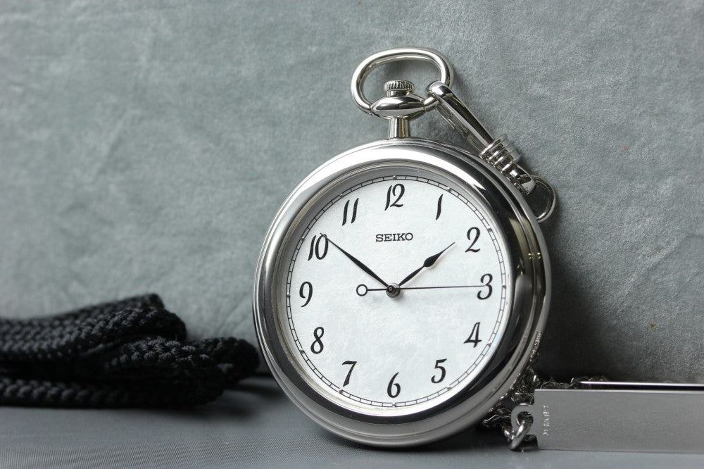 Near MINT SEIKO JAL 7N01-0030 Silver Quartz 43.8mm Men's Pocket Watch