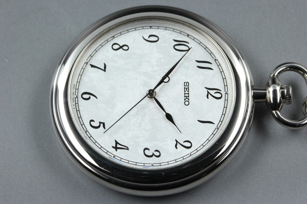 Near MINT SEIKO JAL 7N01-0030 Silver Quartz 43.8mm Men's Pocket Watch