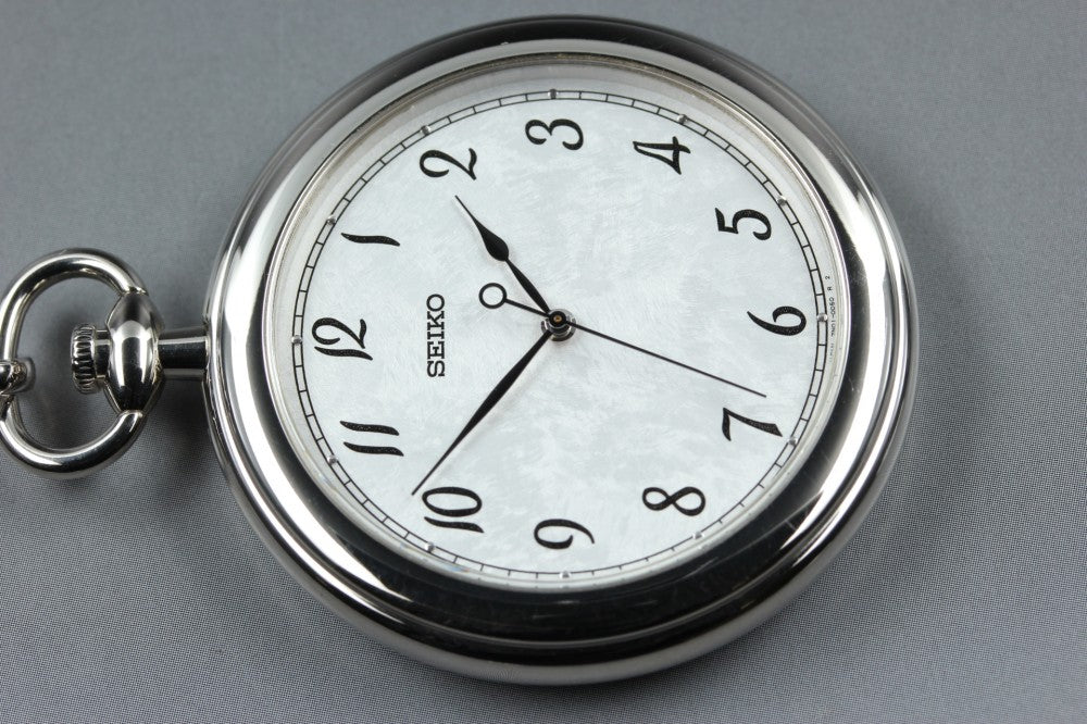 Near MINT SEIKO JAL 7N01-0030 Silver Quartz 43.8mm Men's Pocket Watch