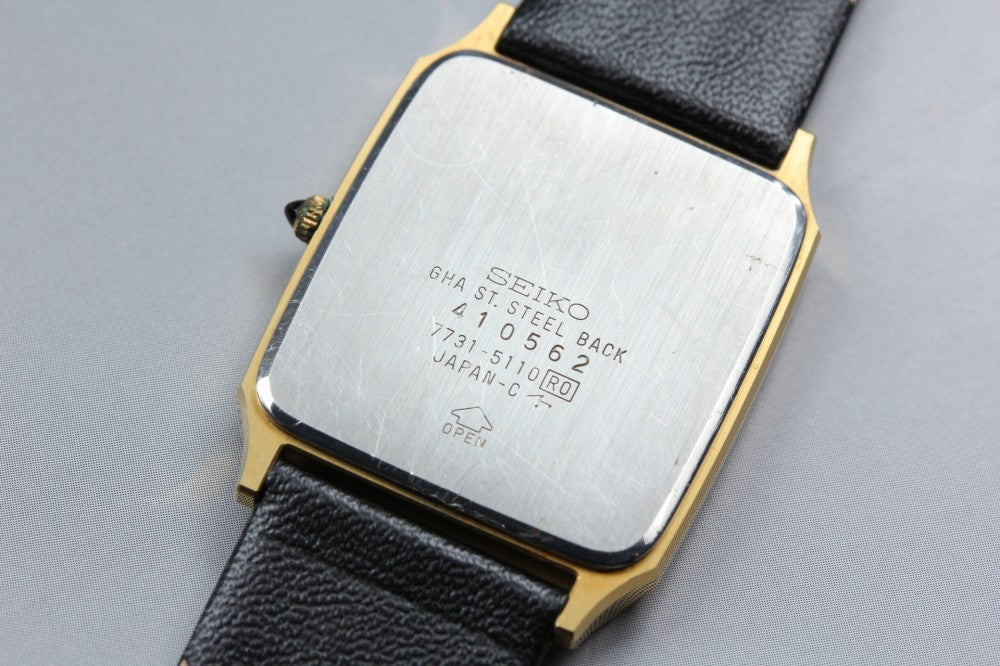 Near MINT SEIKO Dolce 7731-5110 Gold Quartz 36.9mm Men's Watch 1984