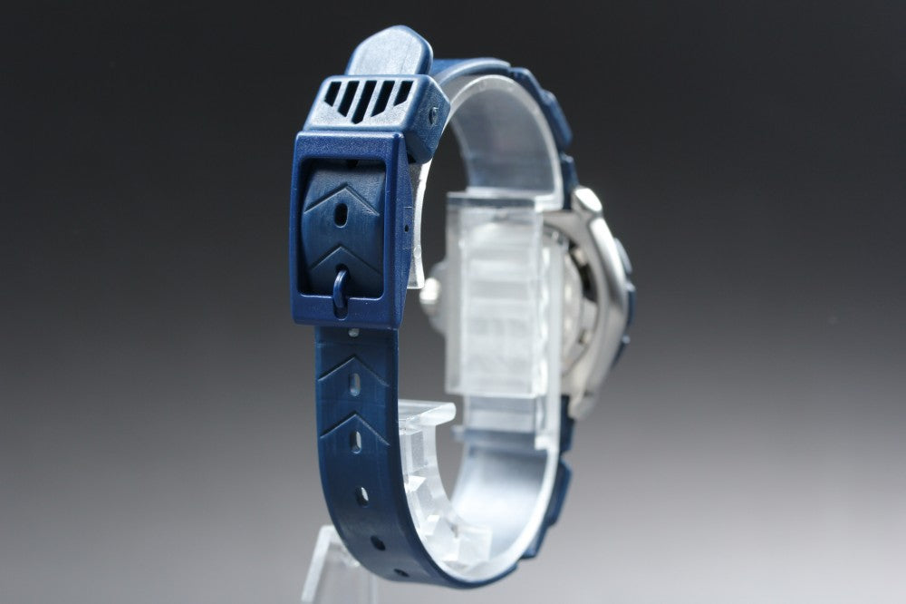 Near MINT TAG Heuer Formula 1 WA1410 Blue Quartz 28.5mm Ladies Watch