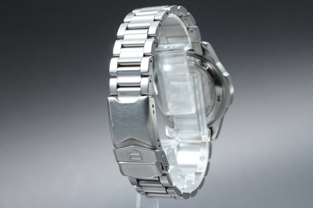 Near MINT TAG Heuer 4000 Professional WF1212-K0 White Quartz 34mm Men's Watch