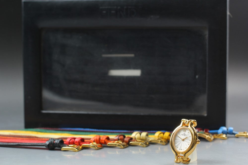 Near MINT FENDI 640L Silver Quartz 25.5mm Ladies Watch