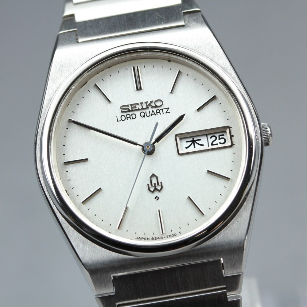 Near MINT SEIKO Lord Quartz 8243-7000 Silver Quartz 33.6mm Men's Watch 1979