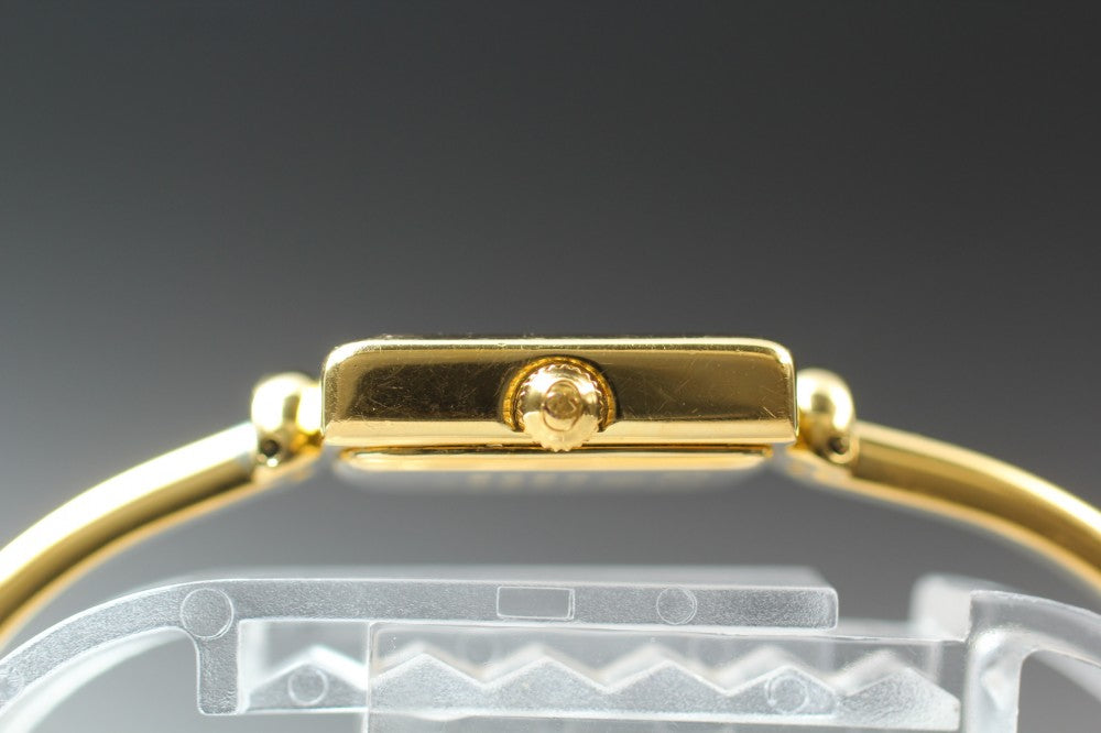 Near MINT GUCCI 1900L Gold Quartz 19.4mm Ladies Watch