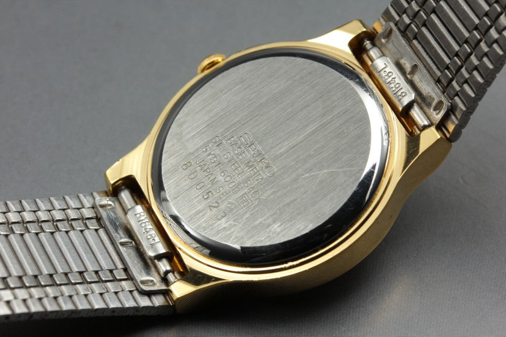 Near MINT SEIKO Galaxy 5Y91-6000 Gold Quartz 27.6mm Ladies Watch