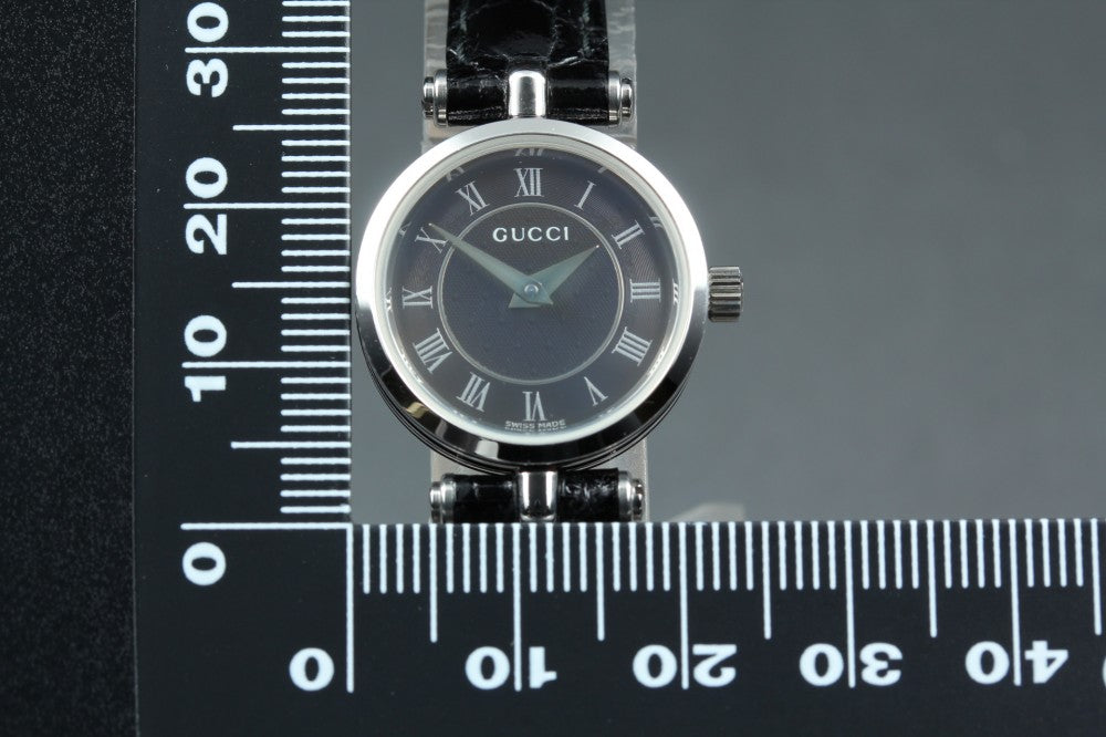 Near MINT GUCCI 2040L Black Quartz 21.4mm Ladies Watch