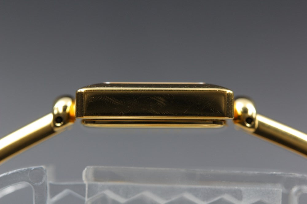 Near MINT GUCCI 1900L Gold Quartz 19.6mm Ladies Watch
