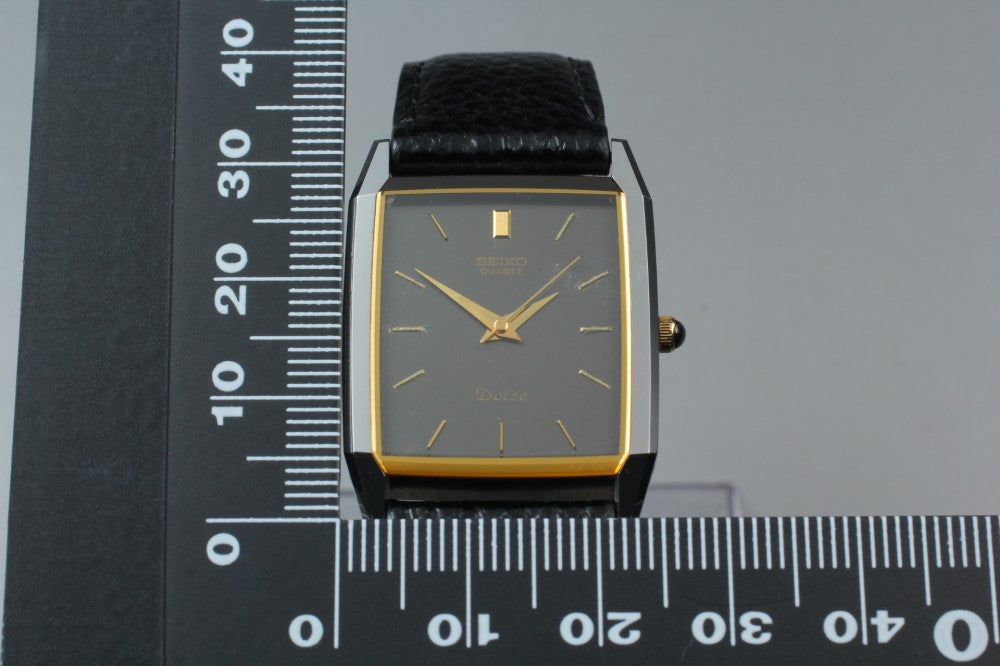 Near MINT SEIKO Dolce 7321-5710 Black Quartz 25.2mm Men's Watch 1987