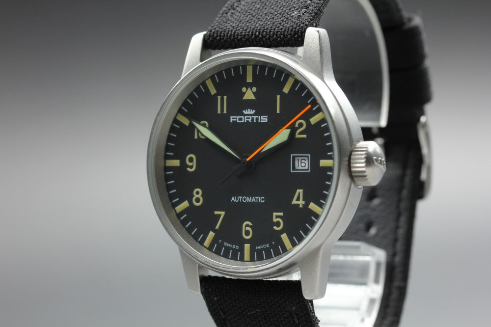Near MINT FORTIS Flieger 595.10.46.1 Black Auto 40mm Men's Watch
