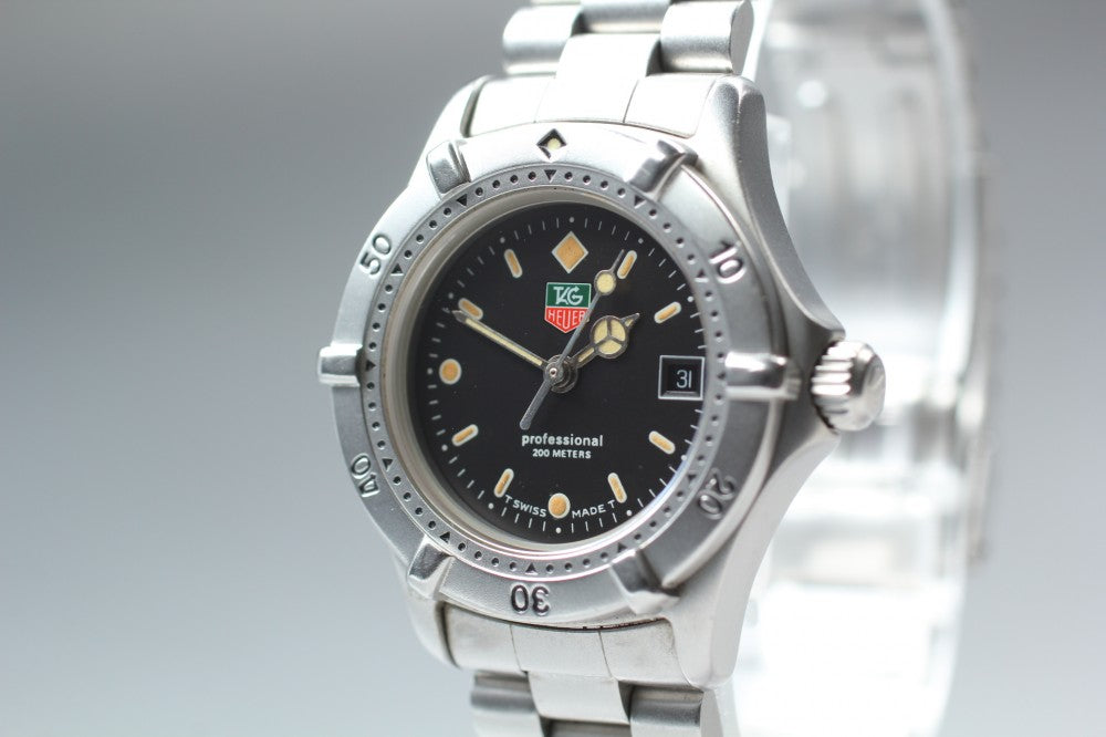 Near MINT TAG Heuer 2000 Professional 962.008R Black Quartz 28.3mm Ladies Watch