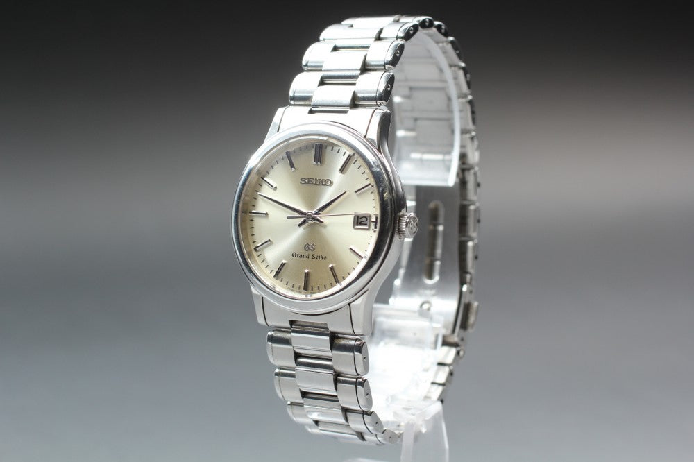Near MINT Grand Seiko SBGF013/8J56-7000 Silver Quartz 33.9mm Men's Watch 2001