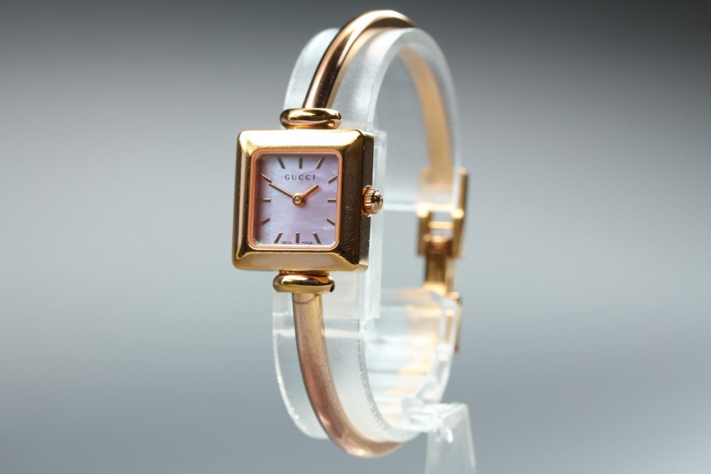 Near MINT GUCCI 1900L Pink Mother of Pearl Quartz 19.5mm Ladies Watch