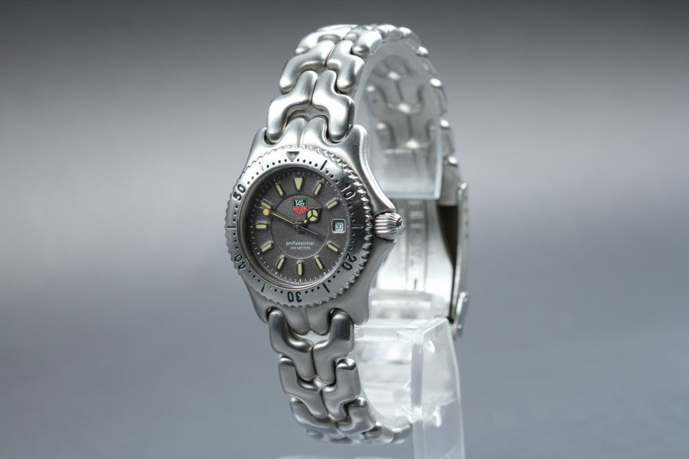 Near MINT TAG Heuer S/el WG1313-0 Silver Quartz 30mm Ladies Watch
