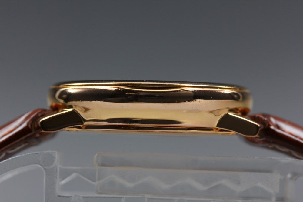 Near MINT FENDI Runaway 006-71000S-043 White Quartz 27.8mm Ladies Watch