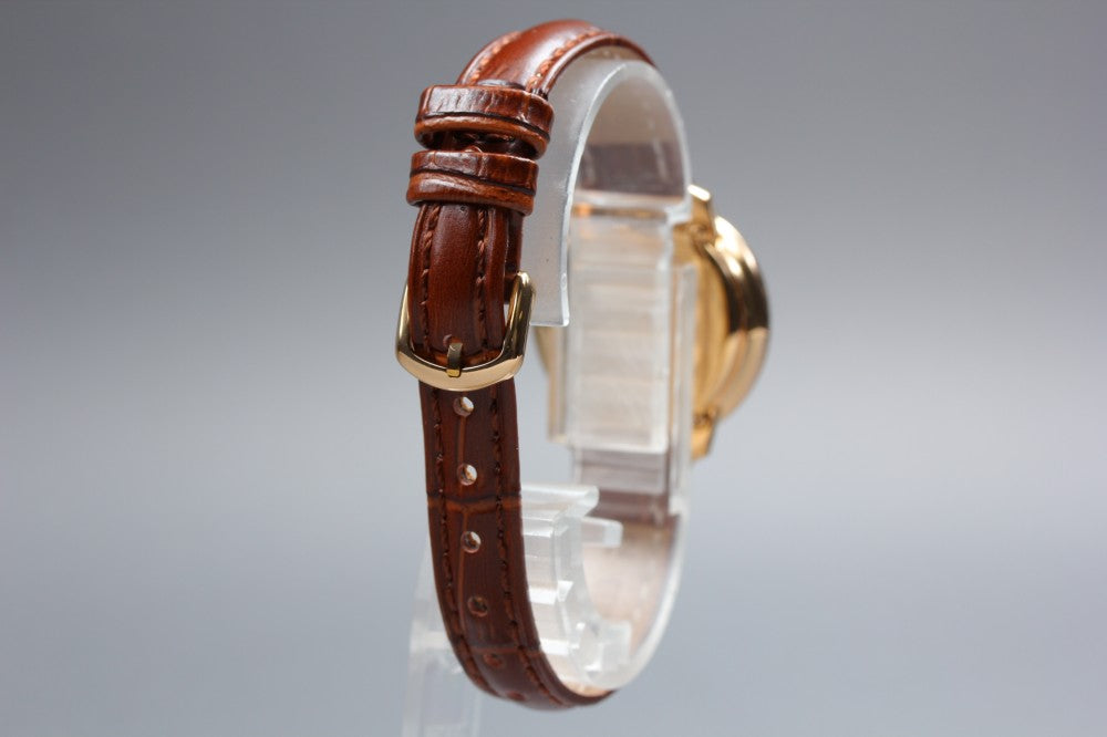 Near MINT FENDI Runaway 006-71000S-043 White Quartz 27.8mm Ladies Watch