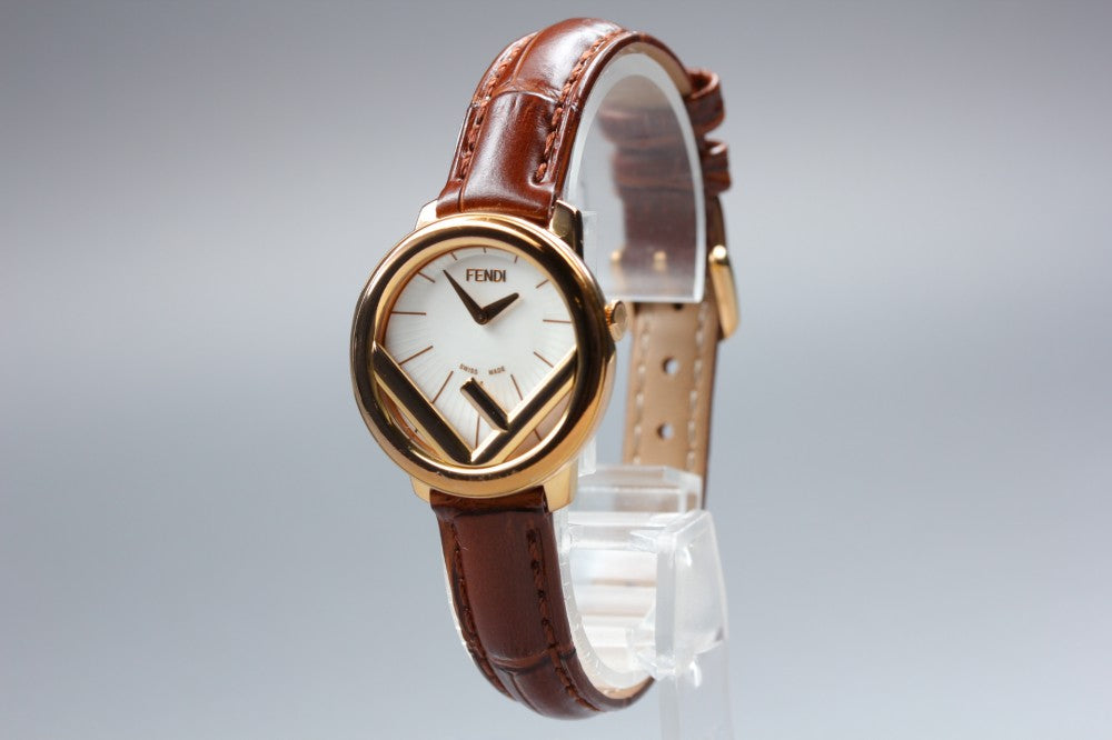 Near MINT FENDI Runaway 006-71000S-043 White Quartz 27.8mm Ladies Watch