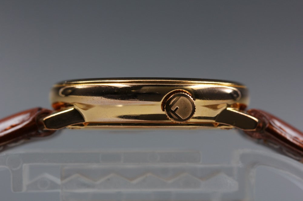 Near MINT FENDI Runaway 006-71000S-043 White Quartz 27.8mm Ladies Watch