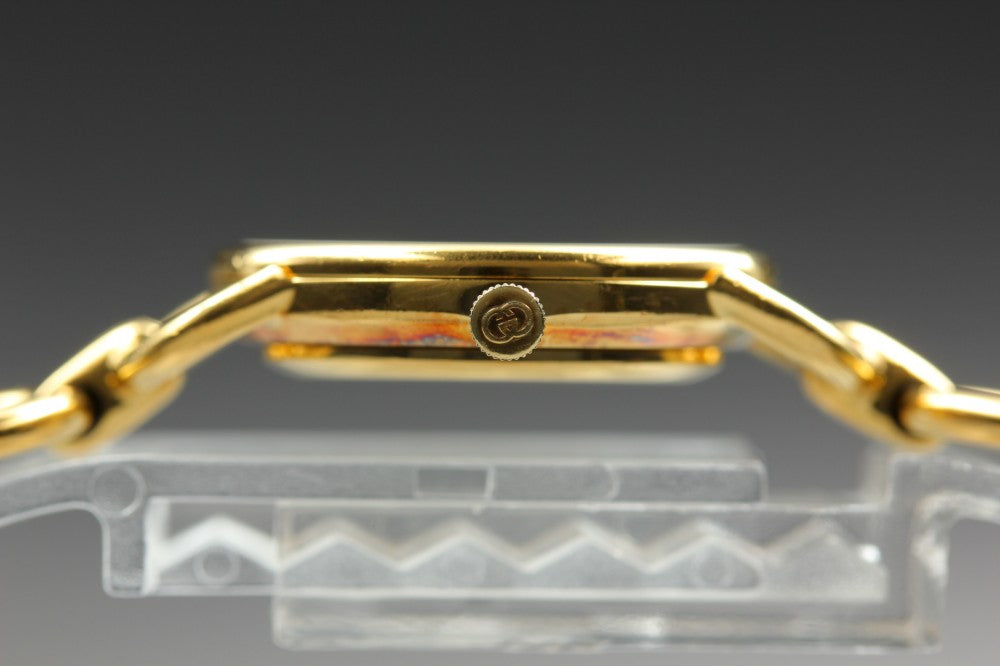 GUCCI 6000 Gold Quartz 23mm Ladies Watch