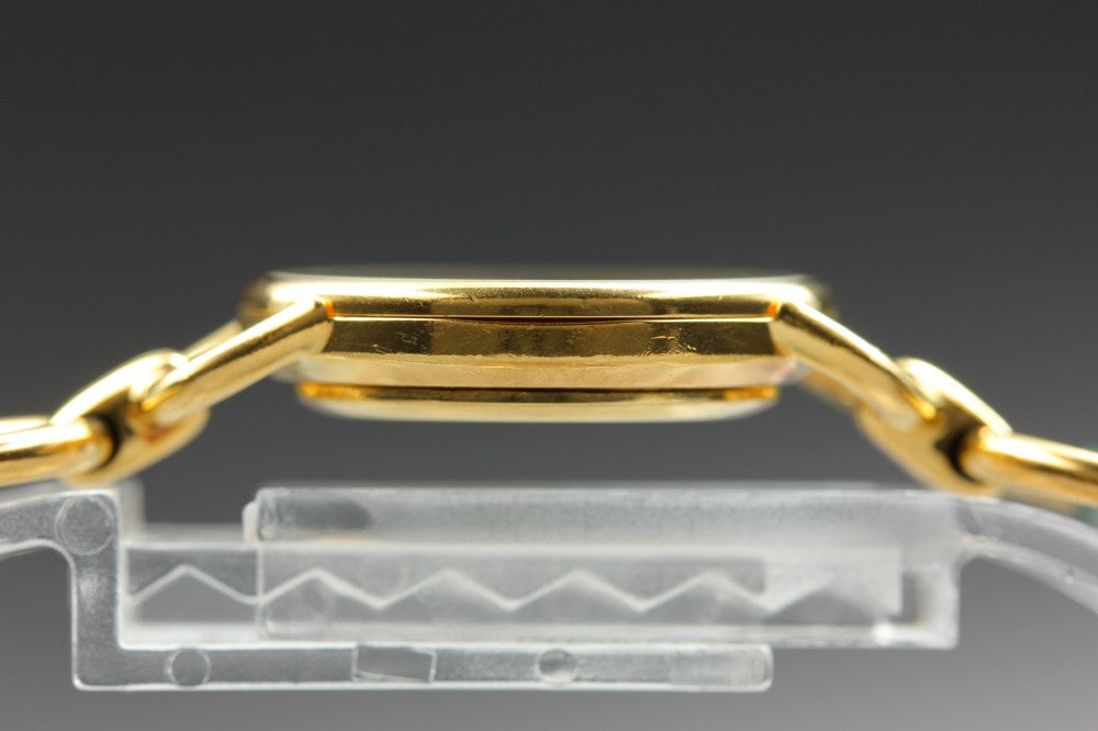 GUCCI 6000 Gold Quartz 23mm Ladies Watch