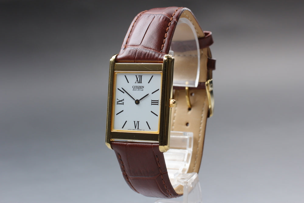 Near MINT CITIZEN Eco Drive G820-T001700 White Solar Quartz 27.1mm Men's Watch