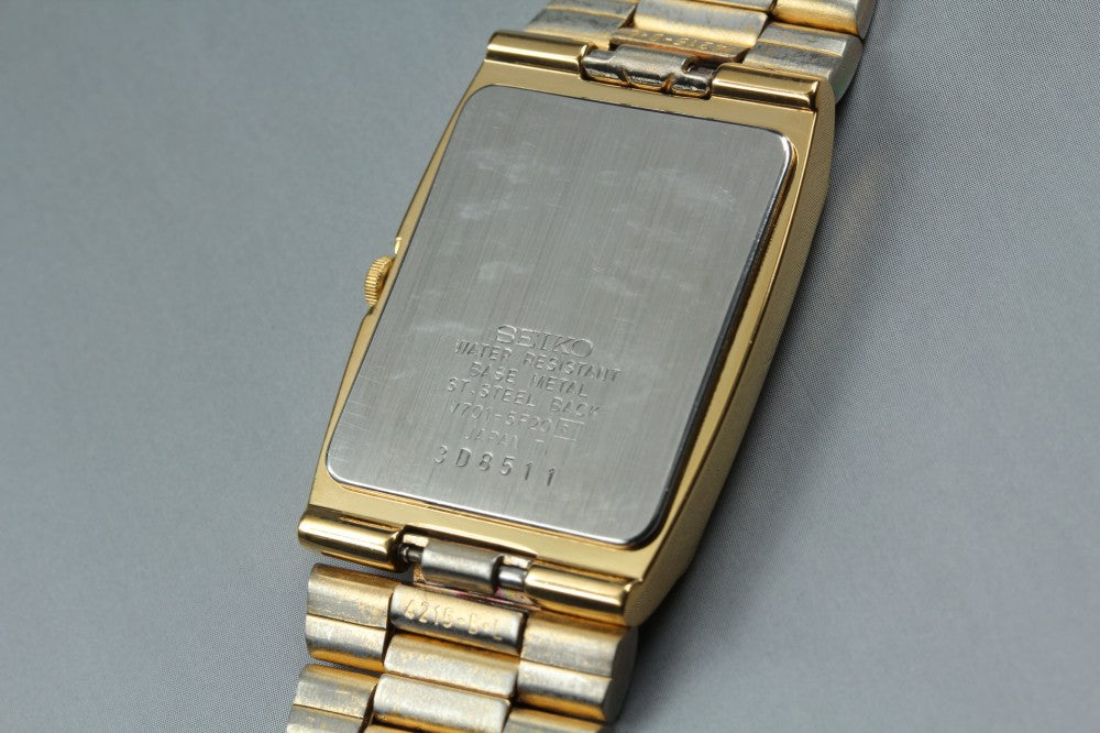 Near MINT SEIKO Galaxy V701-5F20 Gold Quartz 25.8mm Men's Watch 1993