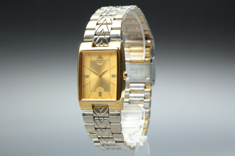 Near MINT SEIKO Galaxy V701-5F20 Gold Quartz 25.8mm Men's Watch 1993
