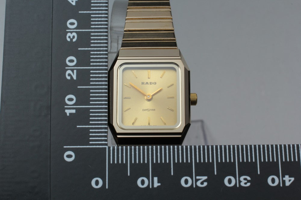 Near MINT RADO Diastar 133.9717.3 Gold Quartz 19.8mm Ladies Watch