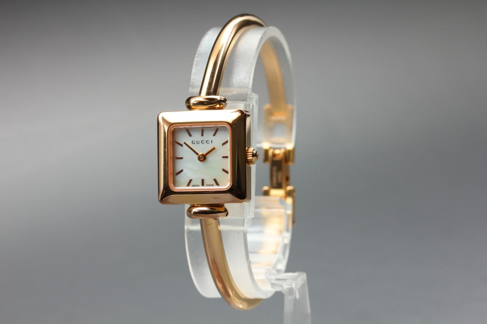 Near MINT GUCCI 1900L Mother of Pearl Quartz 19.5mm Ladies Watch
