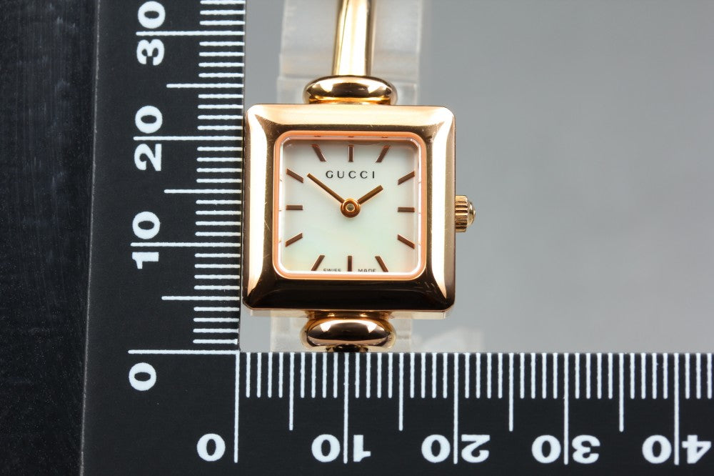 Near MINT GUCCI 1900L Mother of Pearl Quartz 19.5mm Ladies Watch