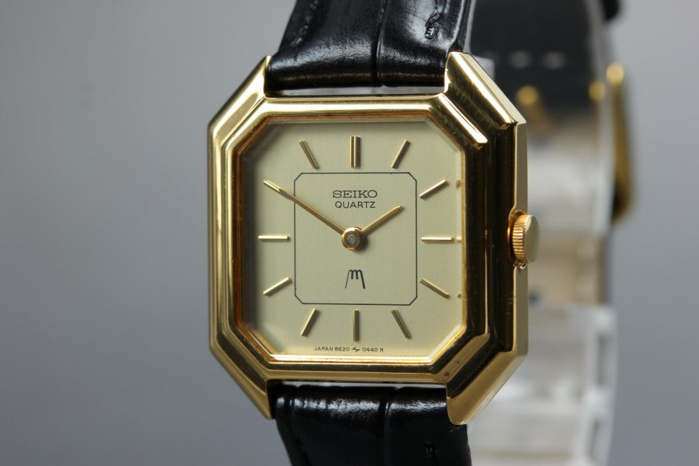Near MINT SEIKO 8620-5200 Gold Quartz 24.5mm Ladies Watch 1983