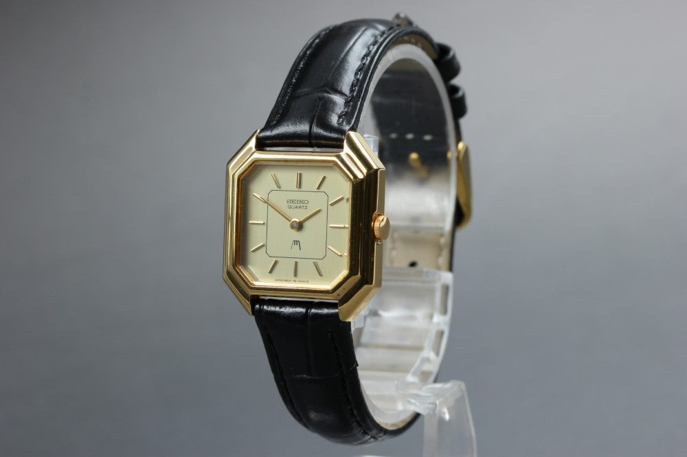 Near MINT SEIKO 8620-5200 Gold Quartz 24.5mm Ladies Watch 1983